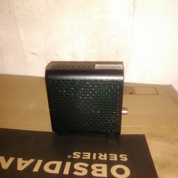 Motorola Surfboard Router - Picture 6 of 8